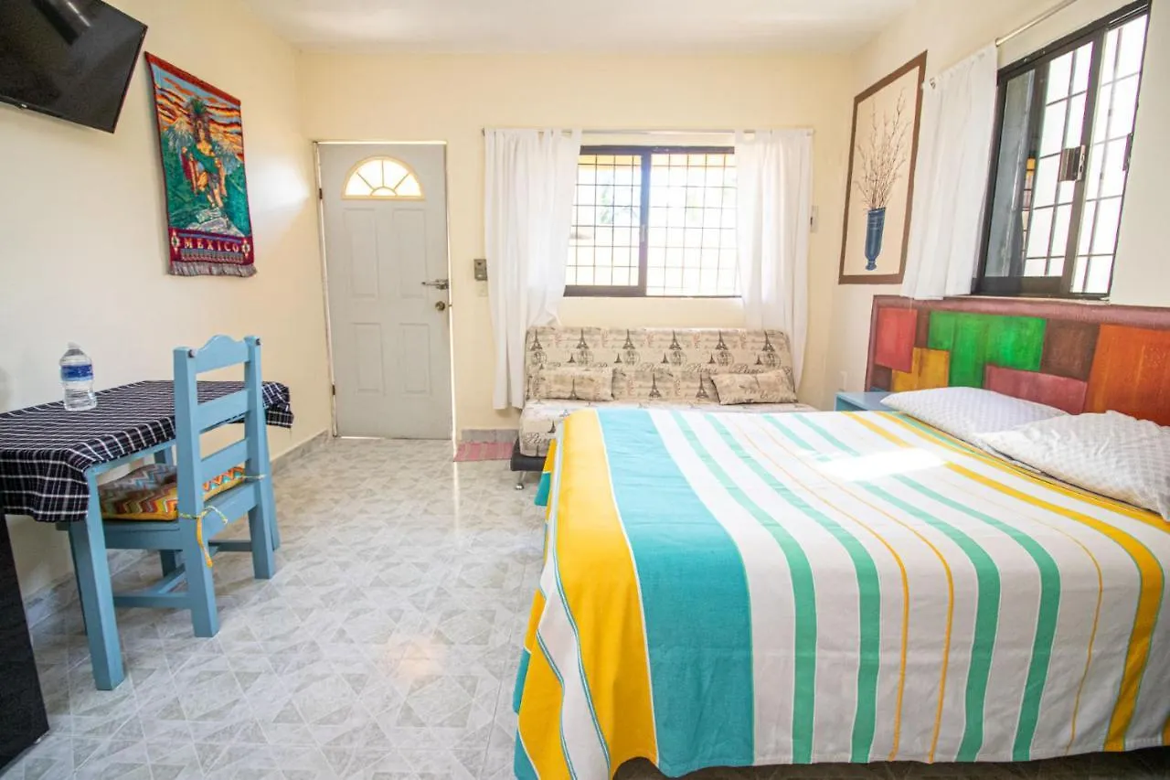 La Casa Del Almendro Hotel Playa del Carmen Gæstehus