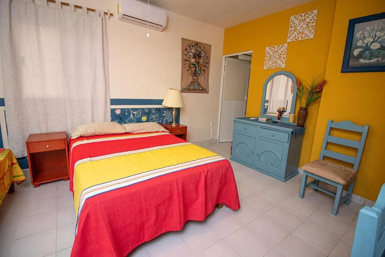 Penzion Hotel La Casa Del Almendro Playa del Carmen