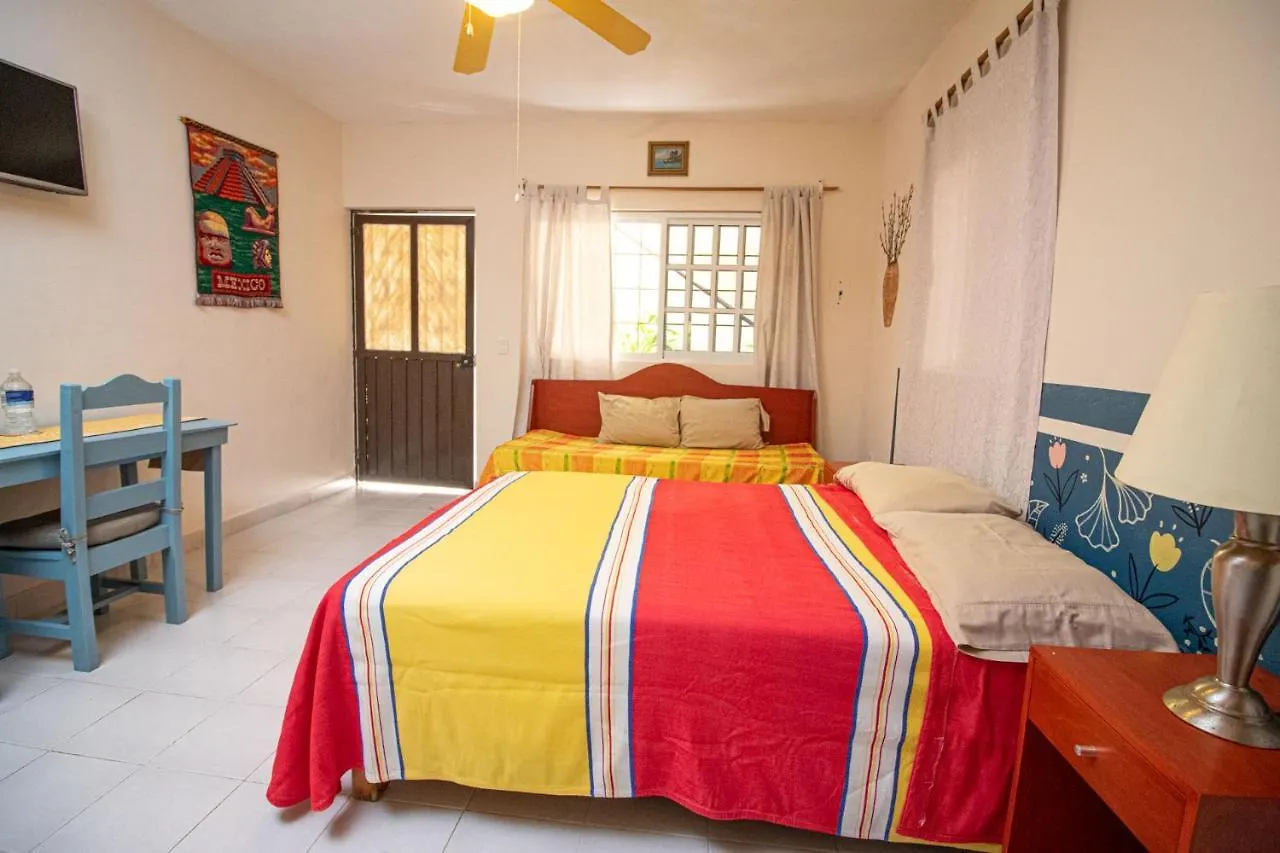 Hotel La Casa Del Almendro Playa del Carmen