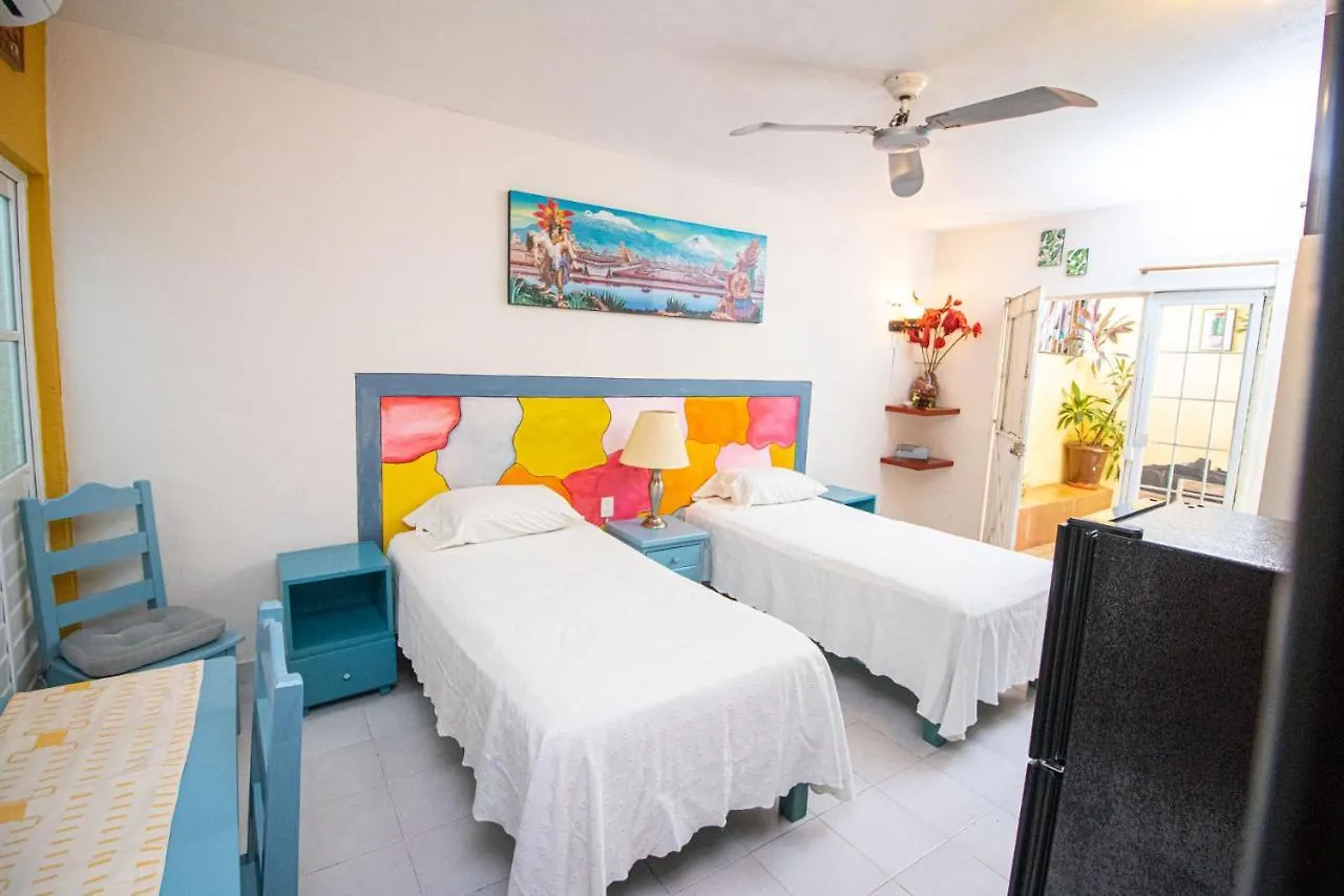 Penzion Hotel La Casa Del Almendro Playa del Carmen