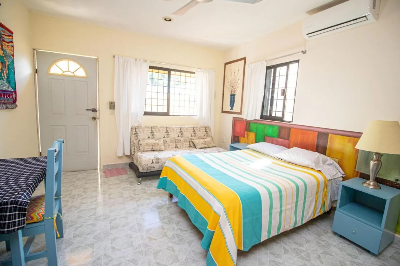 La Casa Del Almendro Hotel Playa del Carmen Guest house