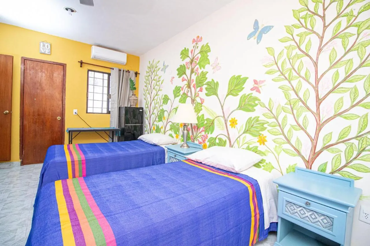 Guest house La Casa Del Almendro Hotel Playa del Carmen